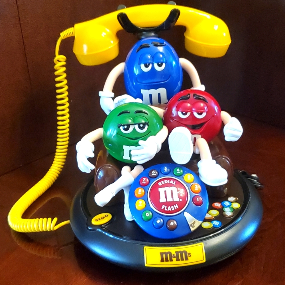VINTAGE M&M ANIMATED TALKING MOVING PHONE OUTSTANDING CONDITION!!!